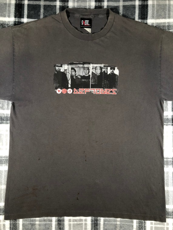 メルカリ最安値 DEFTONES WHITE PONYバンドTシャツ バンT s-l1200.png