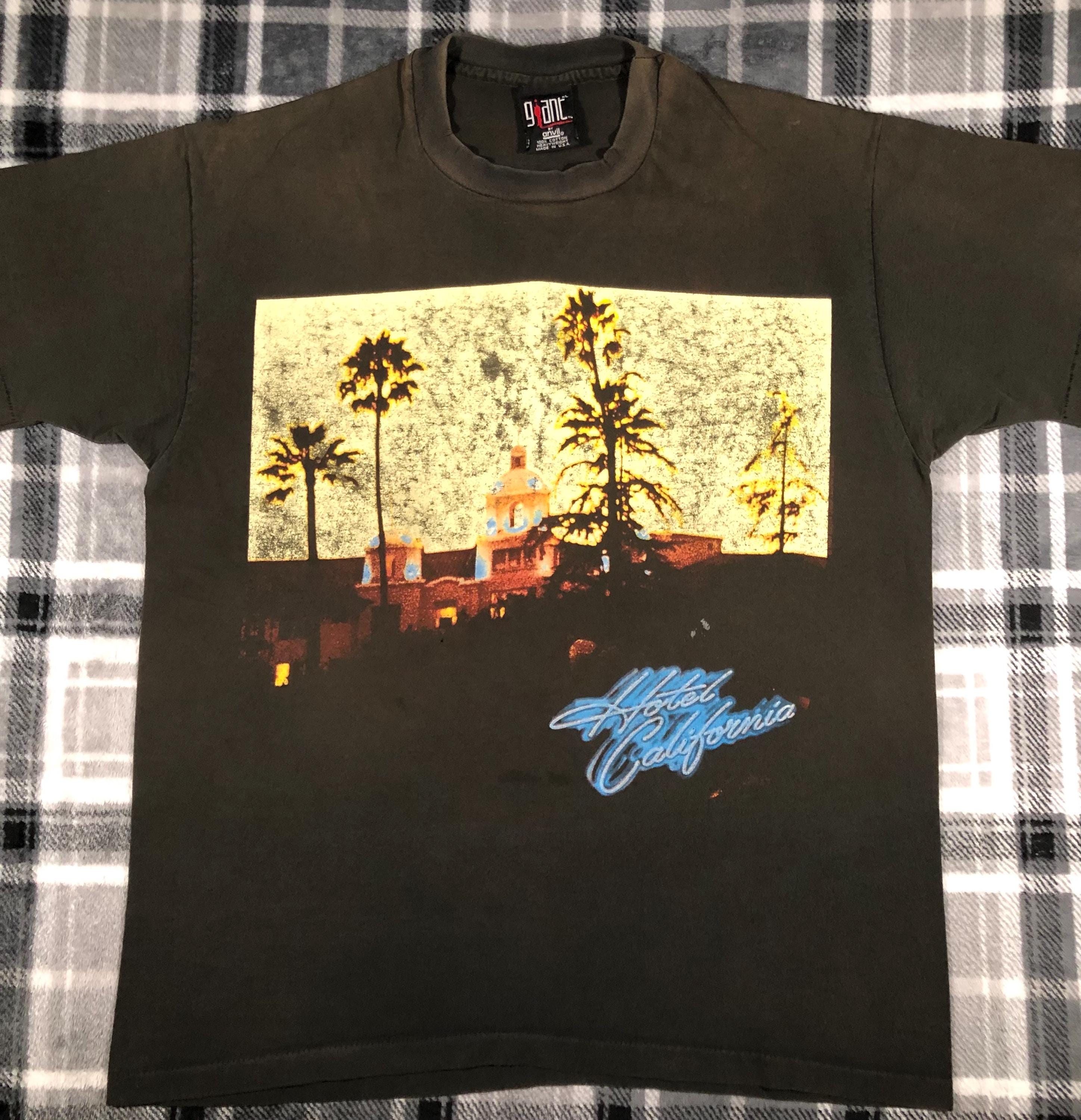 Vintage Eagles Band T-shirt - Merch Eagles Hotel California
