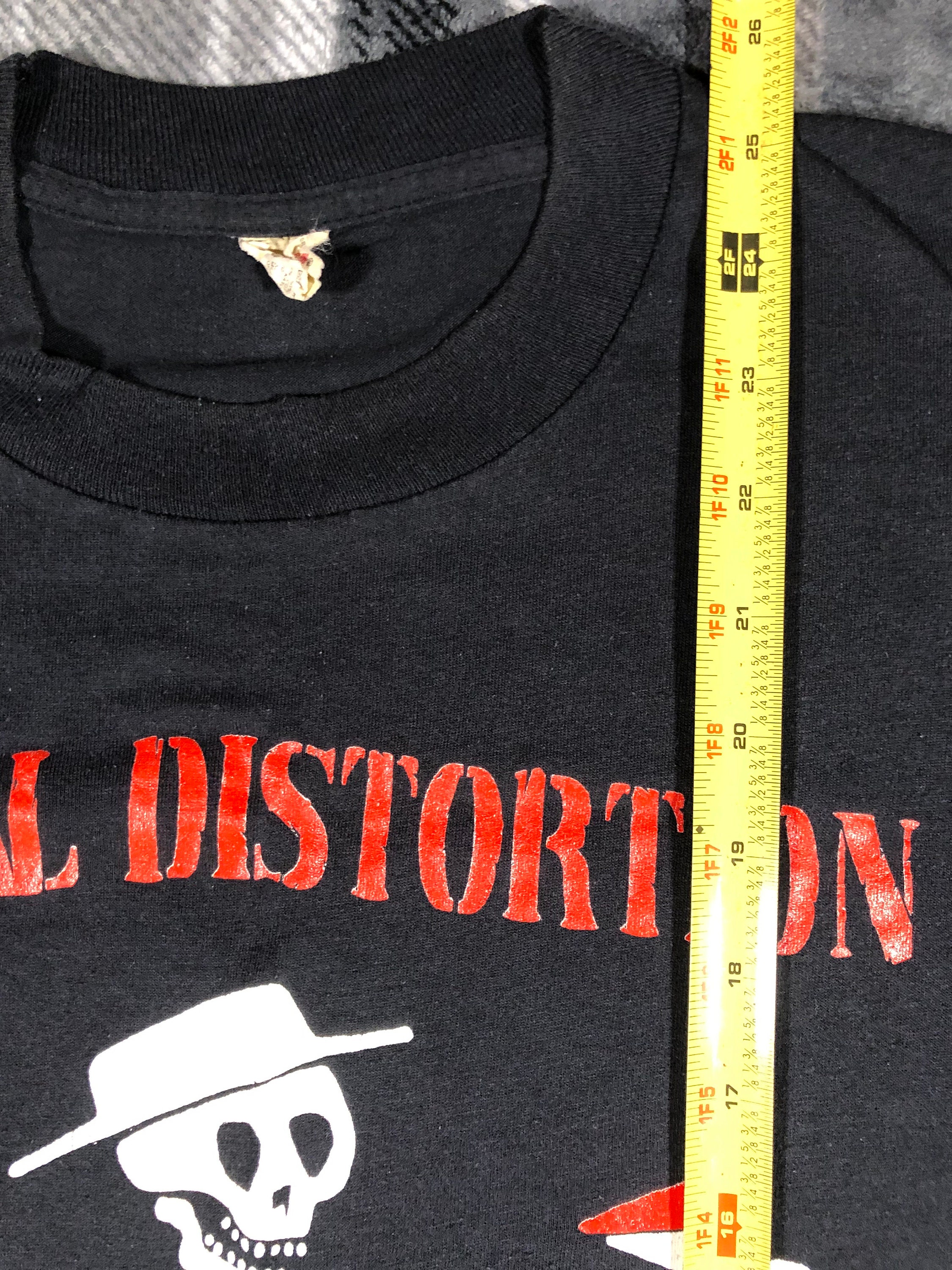 Social Distortion - Vintage 80s - Punk Rock Band Single Social Distortion - Vintage 80s - Punk Rock Band Single