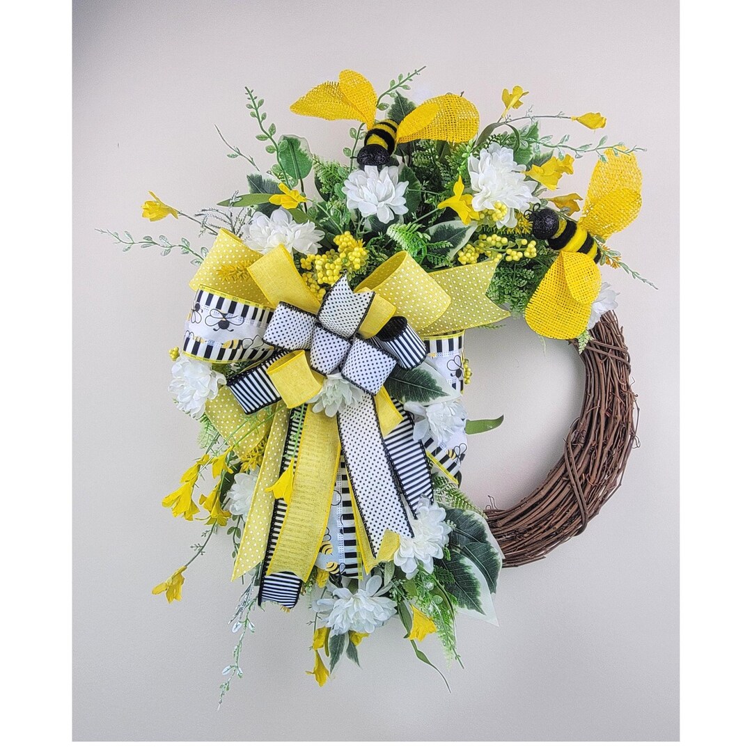 Bee Wreath for Front Door, Summer Wreath, Bumble Bee Door Decor, Yellow ...