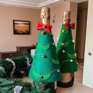 Christmas Wine Bottle Cover, Felt Christmas Tree Champagne Decor, PDF pattern and Tutorial, Handmade New Year Gift