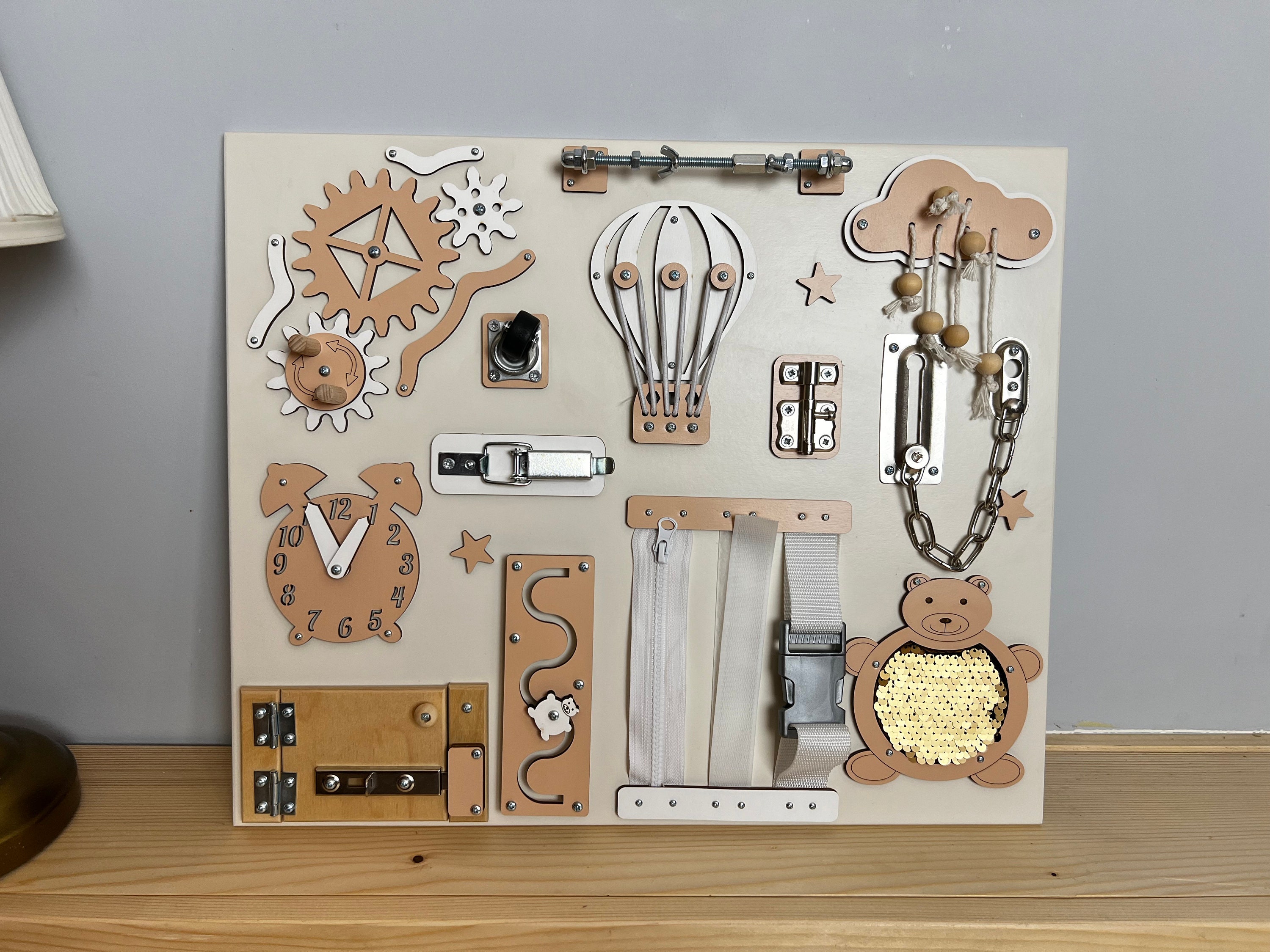 Panneau d'activités mural Licorne - Viga Toys - Grand jeu mural en bois