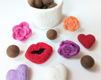 Valentine Sensory Bin Grab Bag / Valentine's Day Loose Parts / Flisat Accessories / Valentine's Day Sensory Bin / Sensory Table / Felt Toys