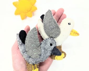 Felt Seagull Birds Male Female / Beachy Summer Seagulls Baby Shower Decoration /  Seashore Tidepools Ocean Beach Sensory Bin Loose Parts