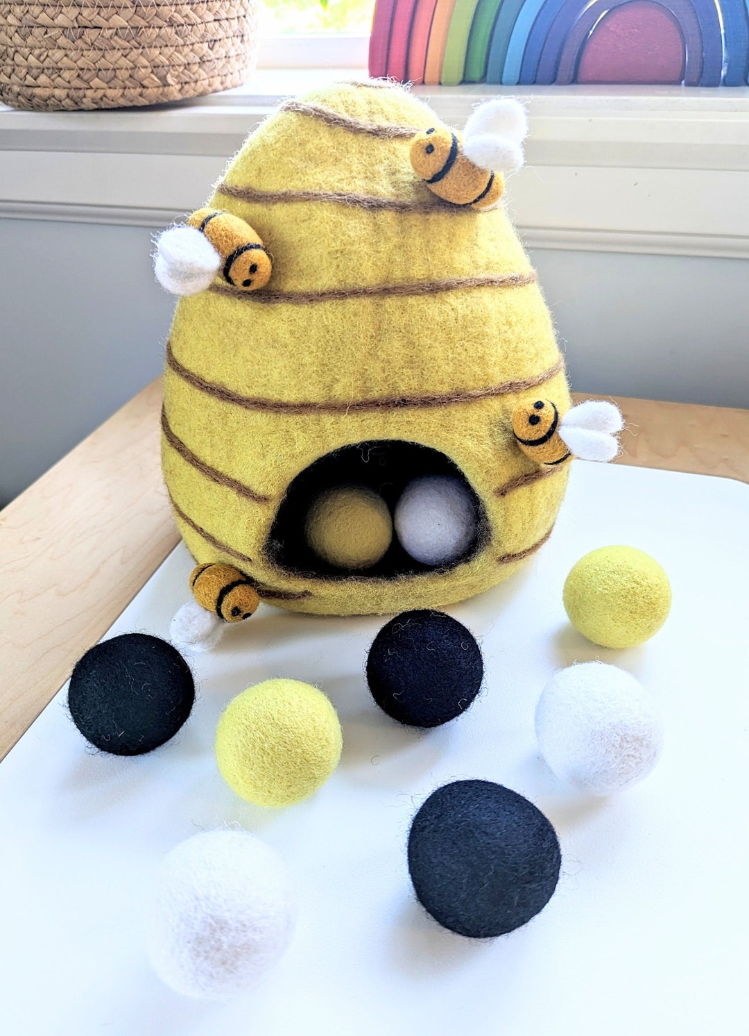 Felt Beehive / Montessori Beehive / Beehive Toy / Bee Sensory Bin / Bee