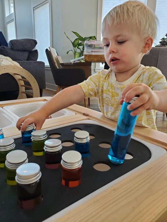 Tubes sensoriels à fabriquer pour bébé- Activité Montessori