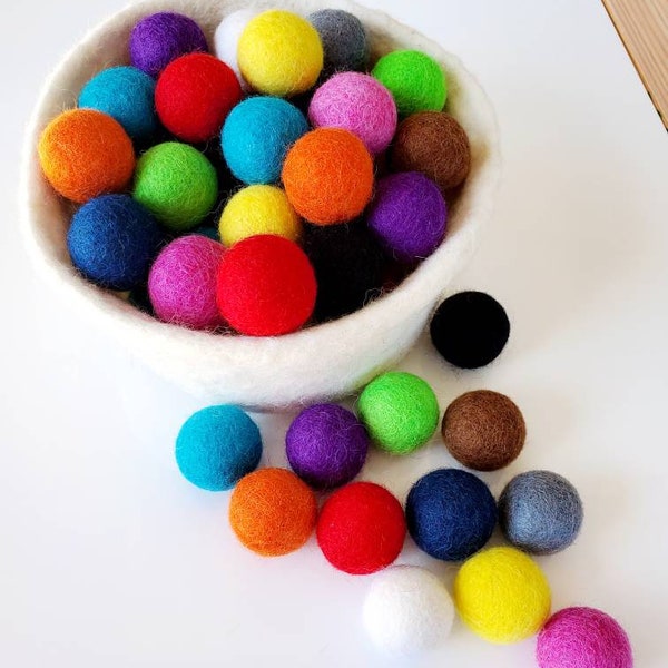 Filz Pom-Poms 12 Farben / 2,5 cm Balls / Filz-Pom-Poms / Wollbälle / Farbsortierbälle / Wollbälle / Sensorische Bälle / Montessori Bälle /