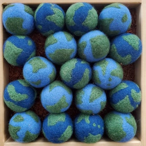 Felt Earth Ball / Earth Balls / Globe / Solar System Balls / Solar System Sensory Bin / Space Sensory Bin / Flisat Accessories / Felt Earth