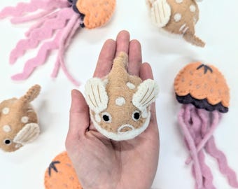 Felt Pufferfish Jellyfish Loose Parts / Needle Felted Blowfish / Puffer Fish Decoration / Ocean Coral Reef Sensory Bin Fish for Pretend Play