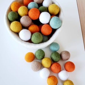 Felt Balls Pumpkin Patch Colors 1 in 2.5 cm / Thanksgiving Autumn Fall Wool Squash Pumpkins Pom Poms for Garlands Mobiles Sensory Bin Crafts