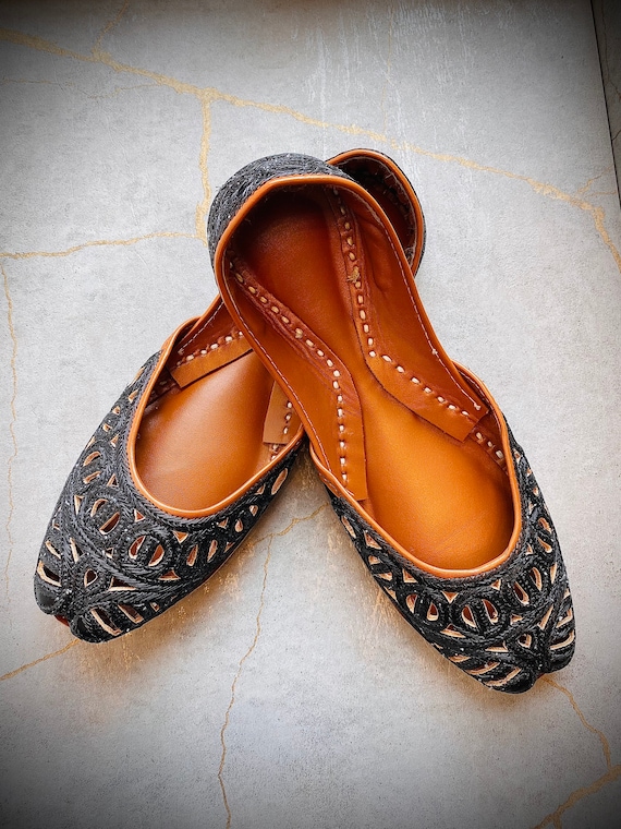 Embroidery Cutwork Khussa