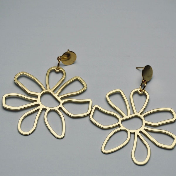 Oversized Gold Tone Flower Earrings, 70s Jewelry, Retro Groovy, Festival, Daisy Earrings, Hippie Earrings, 60s Earrings