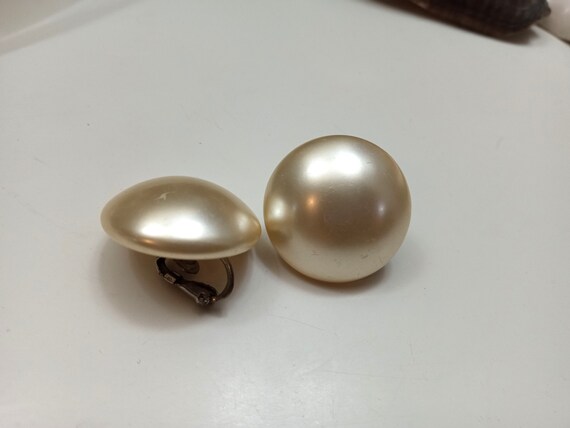 Vintage Richelieu signed Faux Pearl Clip On Earri… - image 1