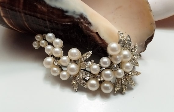 Vintage Coro Silver tone Faux Pearl Rhinestone Br… - image 1