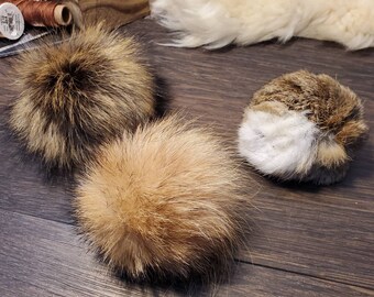 Real Fur Cat Toy Pompom Mix: Raccoon, Coyote, Rabbit