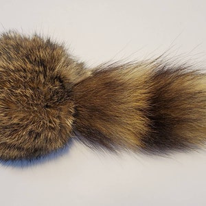 Handmade Catnip Cat Toy: Rabbit Fur Ball with Raccoon Tail bild 5