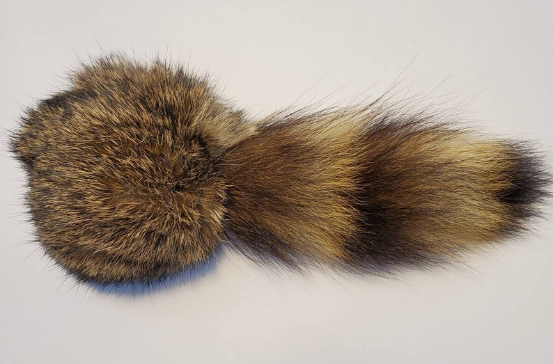 Handmade Catnip Cat Toy: Rabbit Fur Ball with Raccoon Tail bild 5