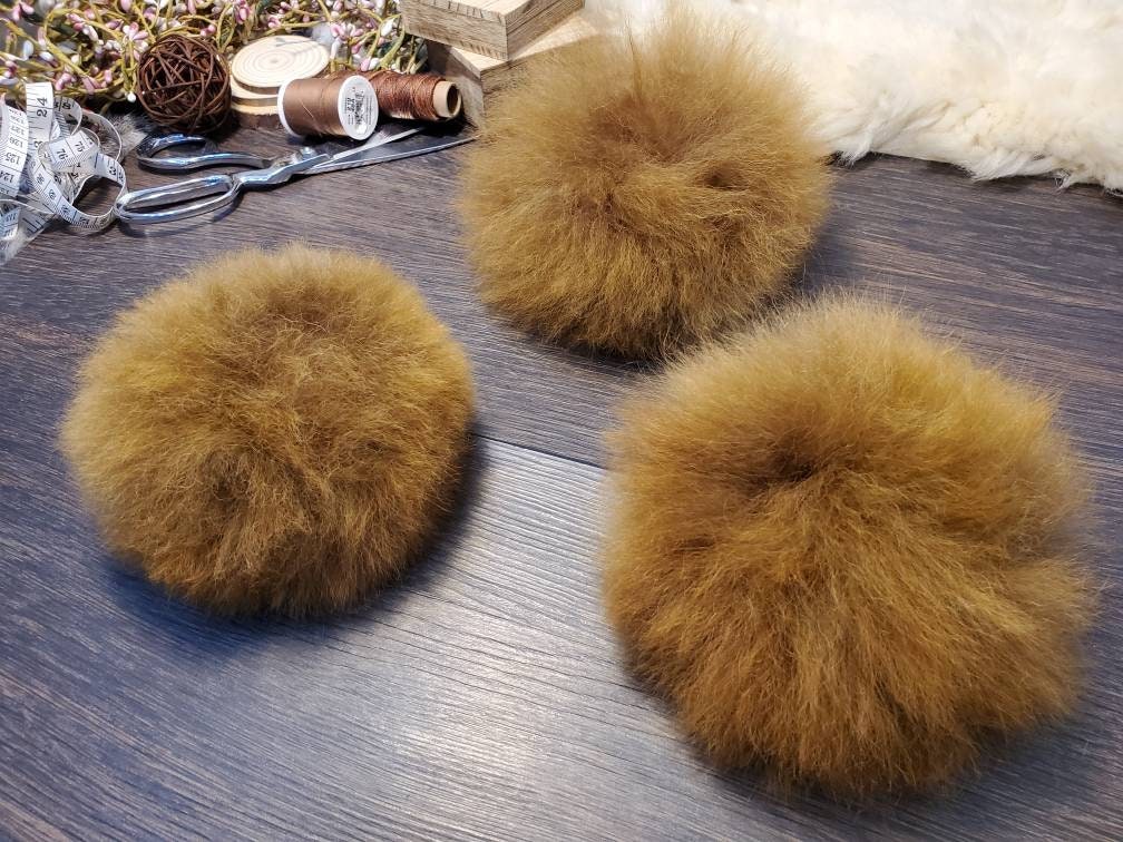 Removable Wooden Pom-pom Buttons for Faux Fur Pom-poms on Handmade