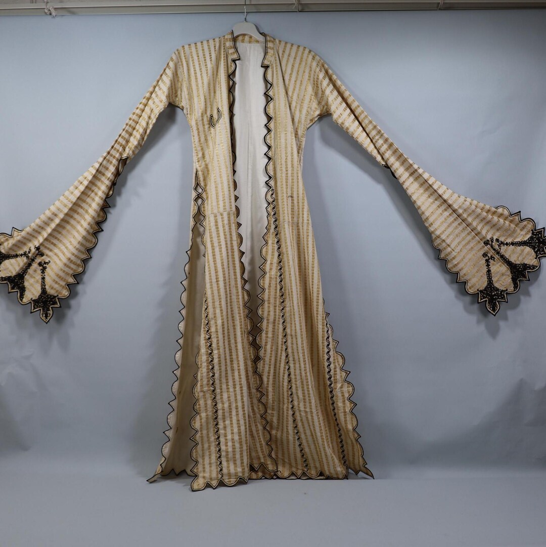 Local Dressing Antique Traditional Silk Dress, Local Women's Clothing With Hand ...