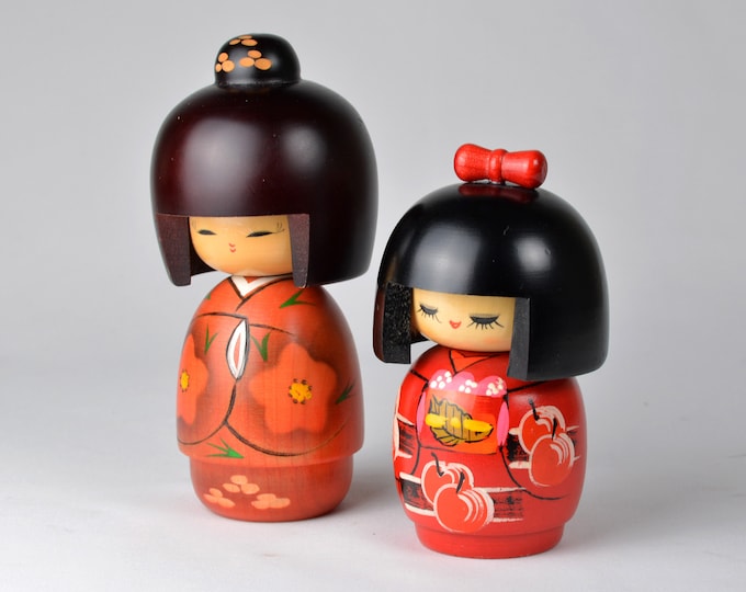 Par de muñecas de arte Kokeshi japonesas de estilo tradicional hechas en Japón (N2803)