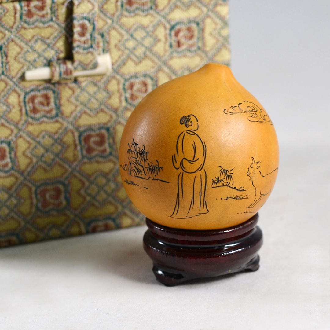 中国美術工芸品　瓢箪　ひょうたん　手彫り人物画　ヴィンテージ il_1080xN.6903900046_ja4e.jpg