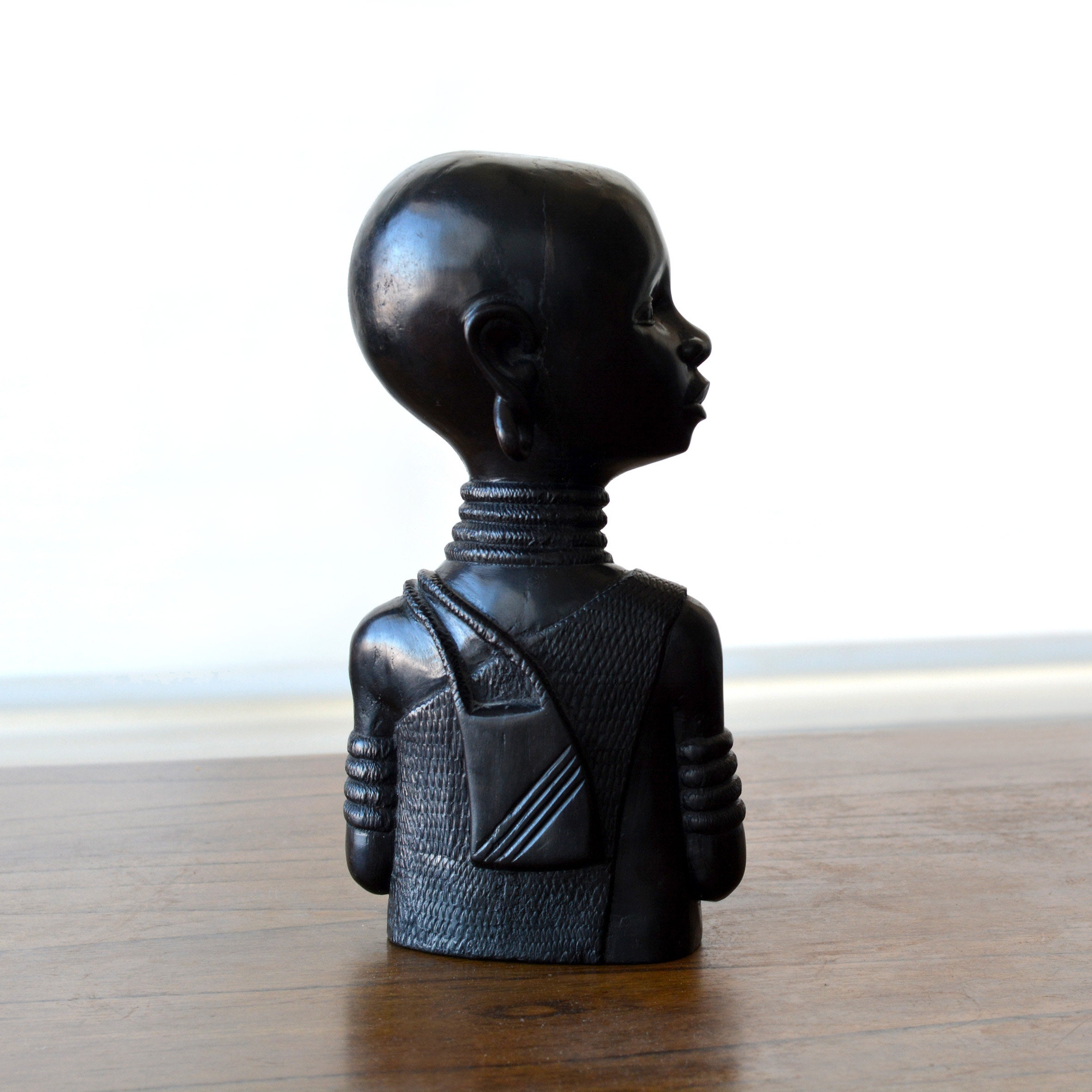 ヴィンテージアフリカンアイアンウッドガール胸像彫刻：精巧な黒檀風