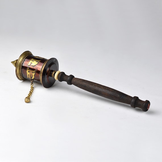 ヴィンテージ ネパール製 祈りの輪：手持ち仏教装飾（8.1インチ/20.5