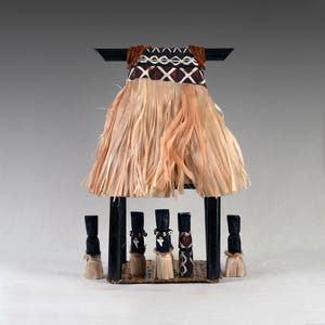 Vtg Pacific Islands Melanesian Art Handmade Traditional Fijian House and People  from Bark Tapa cloth  Reeds Shells 15”/38cm (N3202)