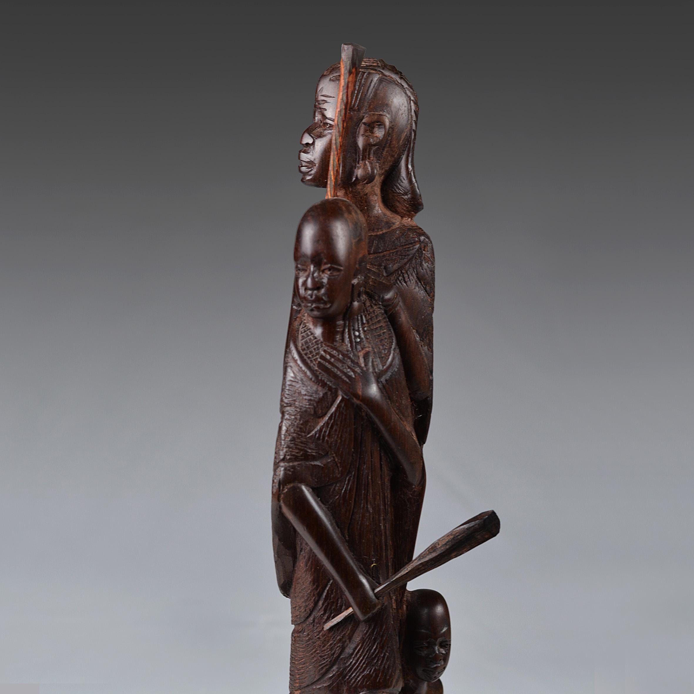 ヴィンテージの手彫りアイアンウッド彫刻：ケニアのマサイ族の民芸品