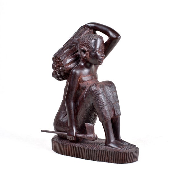 Sculpture lourde en bois de fer africain (bois noir ou ébène) sculpté à la main d'Afrique de l'Est Femme portant du bois 23 cm (9 po.) (N2585)