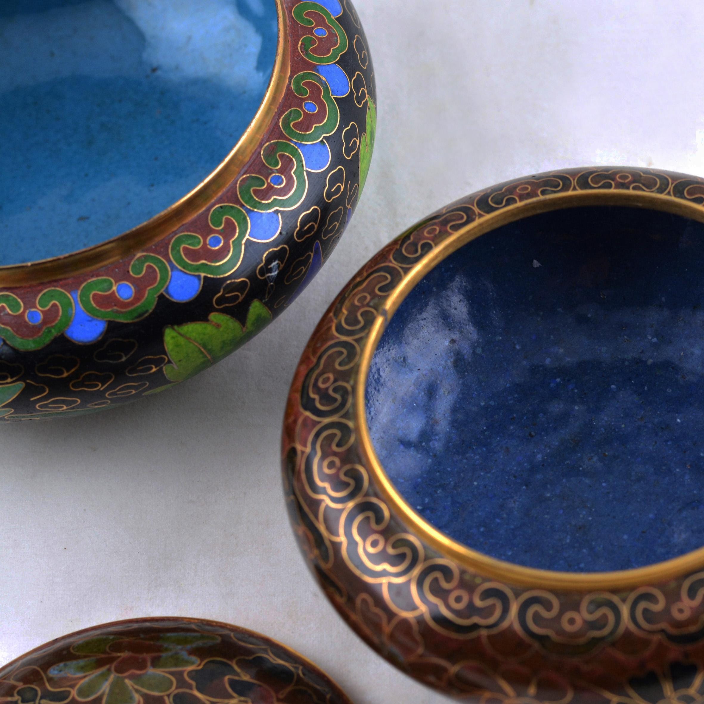 ヴィンテージ花模様七宝焼き小物入れ：中国製エナメル蓋付きペア