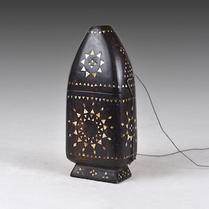 Vintage Shell Inlay Betel Nut Container: Melanesian Spice Islands Wood Box (7&quot;/17.8cm) (N1924)