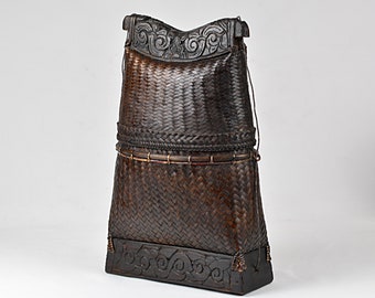 Old Southeast Asian Ethnic Artifacts Hand Woven Carry basket/Handbag Gandek from Lombok 11.8”/30cm (N3352)