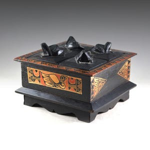 Vintage SE Asian Wooden Betel Nut Box: Hand-Painted Frog Handles