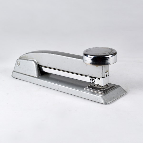 1950's Victor Stapler Made by Vail Manufacturing Company, Chicago - Works Well 8.2”/20.8cm (N3301)