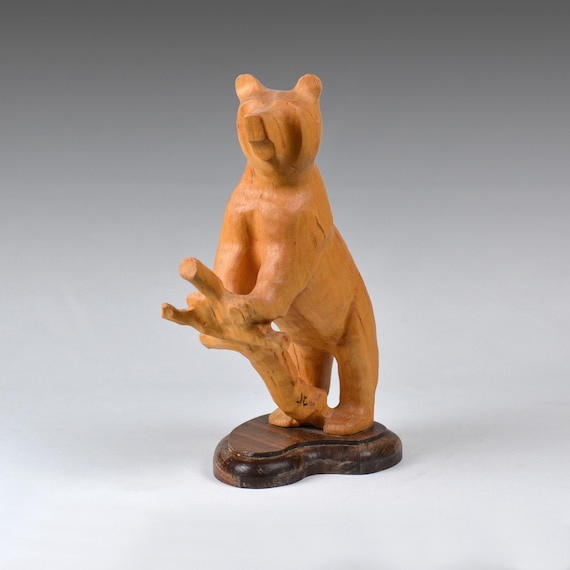 木製クマの彫刻　クマ　彫刻　木彫り　壁掛け　アート　美術　レトロ　木製　オブジェ Amazon.co.jp: 木彫りの熊 壁掛け クマ アイヌ 北海道 民藝 民芸