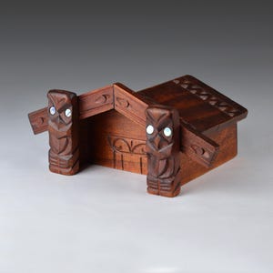Vintage Maori Tiki Totem Wharenui House Money Box: New Zealand Polynesian Tribal Art (N3946)