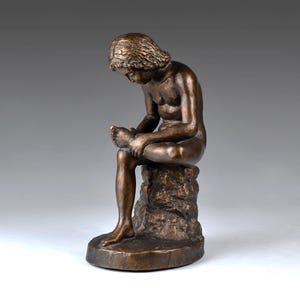 1971 Austin Products Bronze Finish Plaster/Chalkware Statue Boy with Thorn (Spinario) 10.5&quot;/26.7cm (N3913)