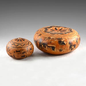 Vintage South American Peruvian Folk Art Hand Engraved Gourds Andean life Scenes Design set of 2 (N0251)