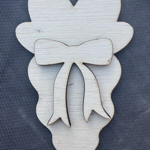 Carota vuota e fiocco in legno ritagliato / Non verniciato / Fai da te / Taglio laser / Varie dimensioni