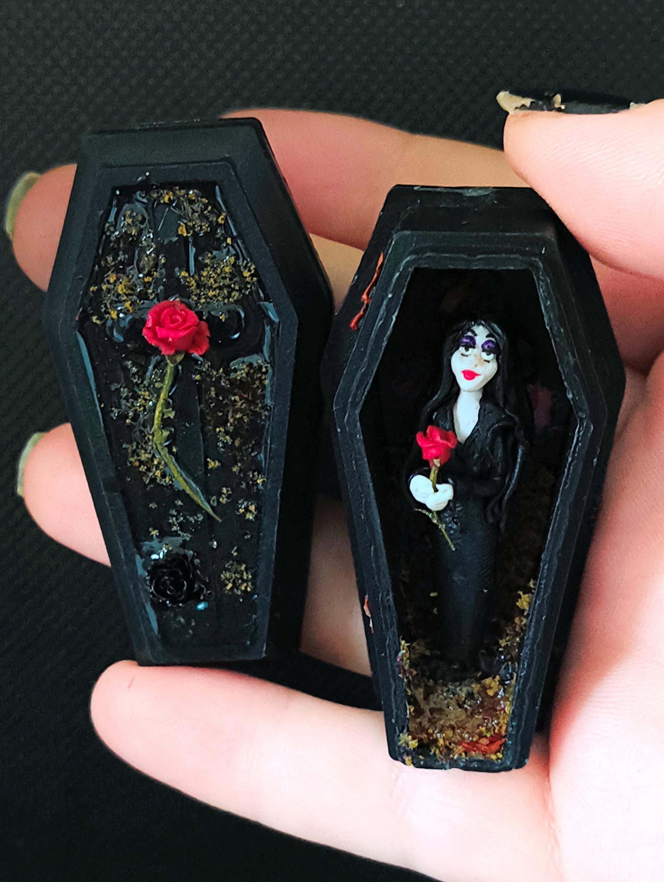 The addams family coffin art - Etsy België, image size:2258x3000
