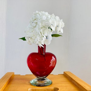 Beautiful HEART-shaped vase made of blown glass. glass heart, BLOWN GLASS made in Mexico!!
