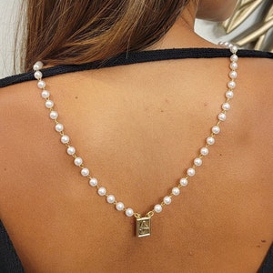Scapular Necklace, Religious necklace, Protection necklace, Communion gift, pearls Scapular, Escapulario de perlas, Gift for her, Spiritual,