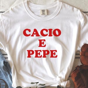 Cacio e pepe Tee, Pasta Gifts, Spaghetti Tee, Foodie Gift, Funny Shirt, Food T-shirt, Food Shirt, Noodles Shirt