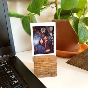 Wood Photo Stand Picture Holder Polaroid Frame Wood Place Card Holder Photo Display Wedding Table Photo Decor Number Holder image 5