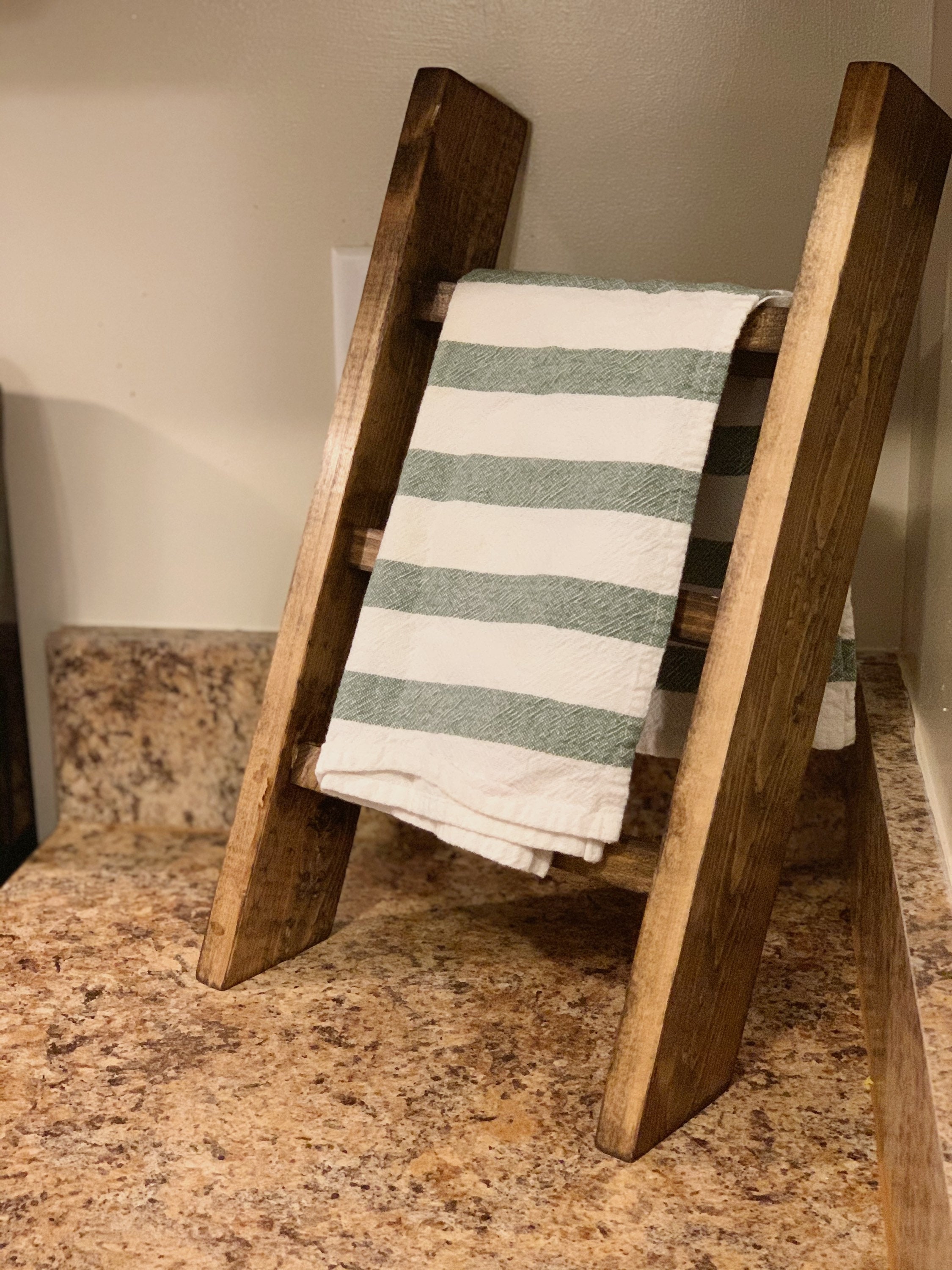 Miniature Ladder Shelf for Hand Towels and Kitchen Towels – Sawyer