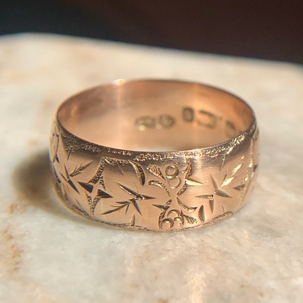 1919 Antique 9K Solid Rosy Yellow Gold Cigar Band, Size 8.25 - 8.5 / Art Nouveau Ivy Leaf Botanical Engraved Wedding Ring