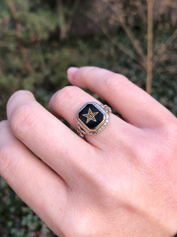 Vintage 10k Solid Gold Onyx Star Ring, Signet Rin… - image 3