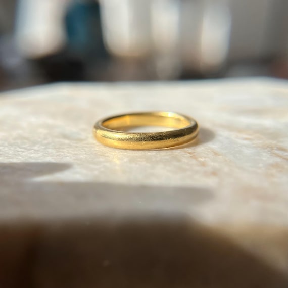 Glowing Solid 22K Yellow Gold Wedding Ring, Size … - image 8