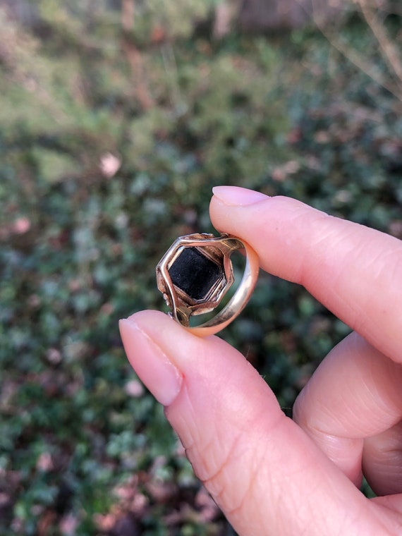Vintage 10k Solid Gold Onyx Star Ring, Signet Rin… - image 4